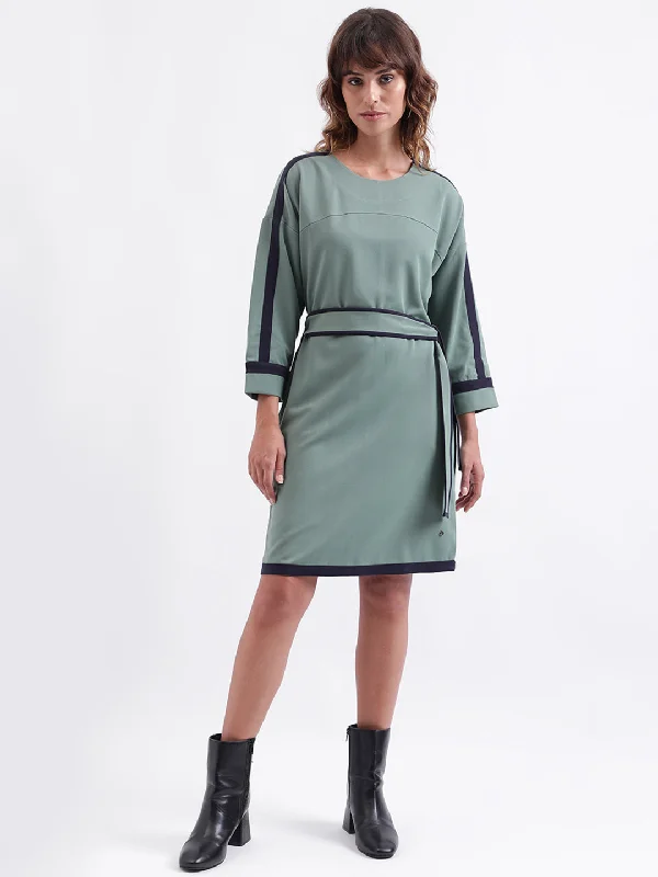 Iconic Women Green Solid Round Neck 3/4th Sleeves Dress Tunics Chinos classic