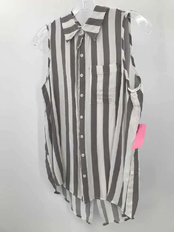 Pre-Owned Girl Krazy White Size Small Stripe Tank Top adorable tank top